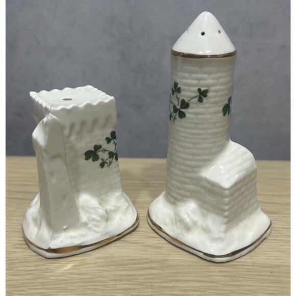 Vtg. Irish Castles, Shamrock Salt & Pepper Shakers Carrigaline Pottery Ireland - Picture 1 of 5